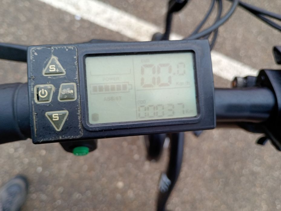 Vând  bicicletă pe 20 pliabilă. Asistenta.   ELECTRICĂ