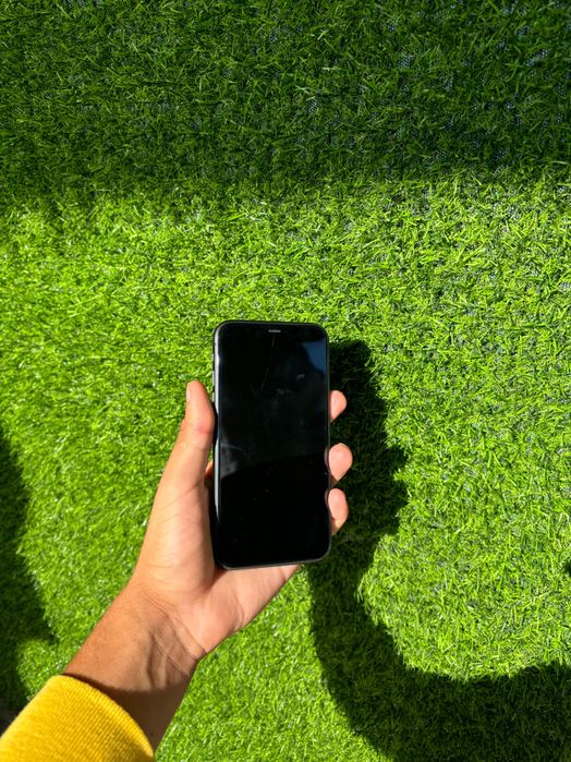 iPhone 11 перфектно състояние