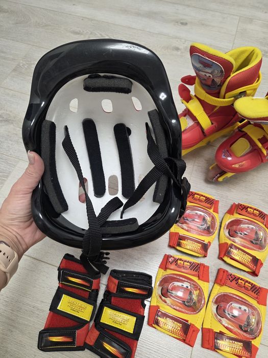 Роликовые коньки