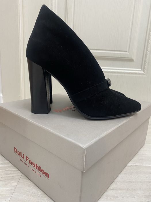 Продам новые туфли