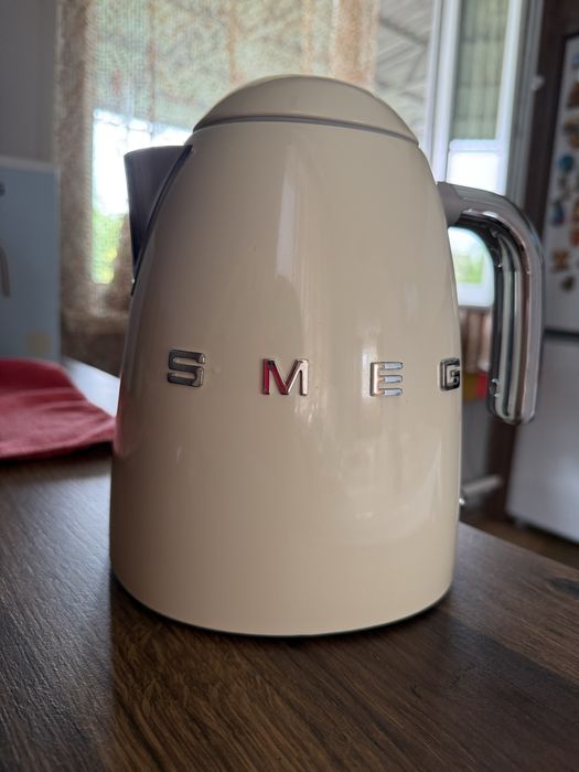 Электро чайник smeg