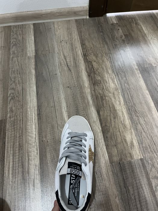 Golden goose noi cu eticheta