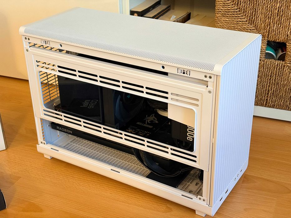 KIT Intel Ultra 7 265K, ROG STRIX B860-G, 7900 GRE 16GB, Corsair 1000W