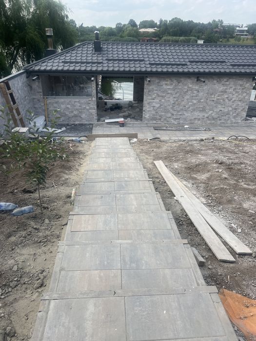 Servicii de constructii | Renovari | Finisaje interiore si exteriore