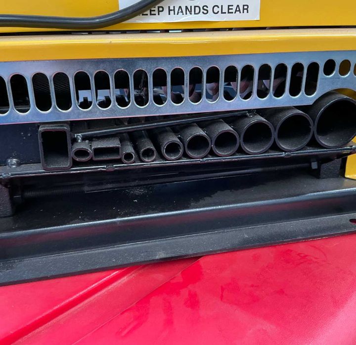 Masina de dezizolat cabluri