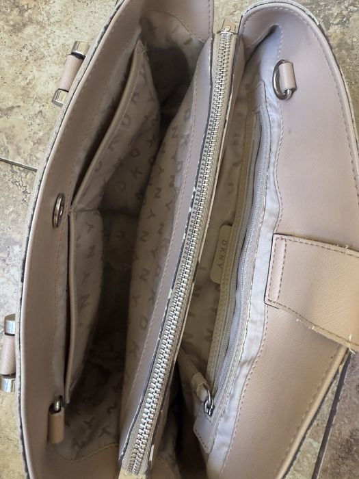 Geanta DKNY culoare neutra