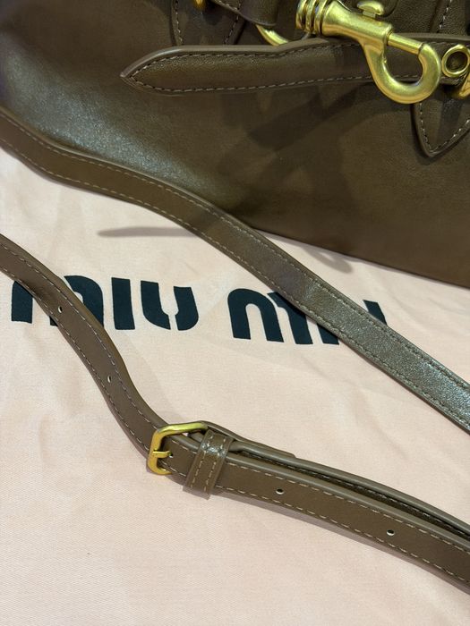 Geanta Miu Miu maro