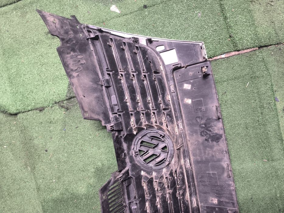 Grila bara fata  Grila centrala cu emblema Vw Passat B6