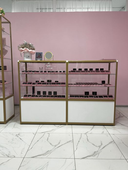 Стеклянные витрины