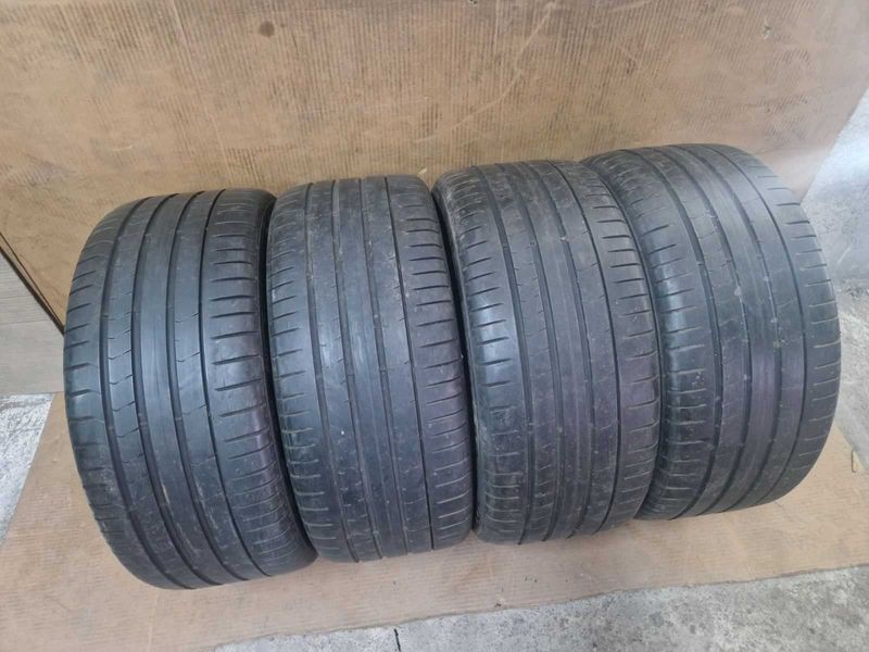 2 Pirelli R19 255/35
летни гуми Runflat 
DOT0820