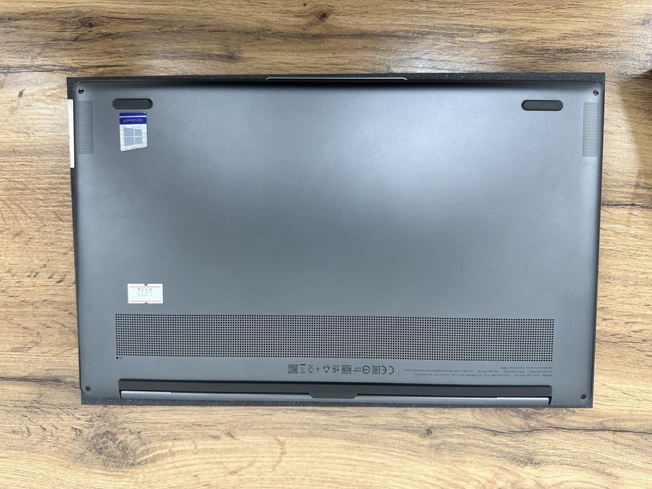 Lenovo Yoga S940.