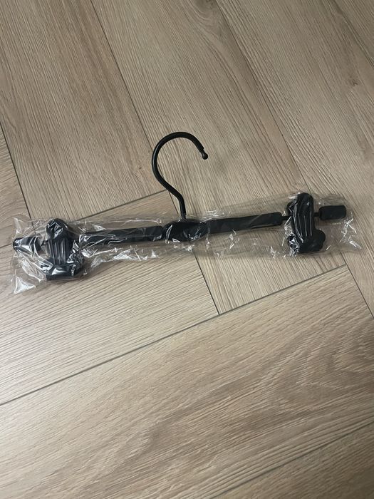 Продам новые вешалки для брюк