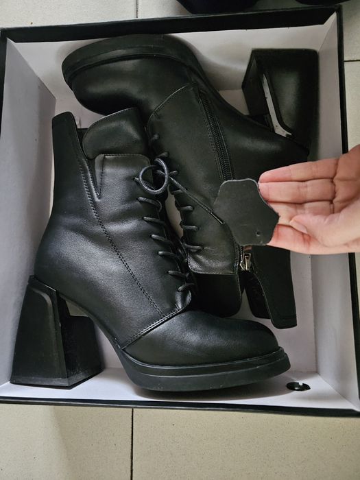 Дамски боти от естествена кожа