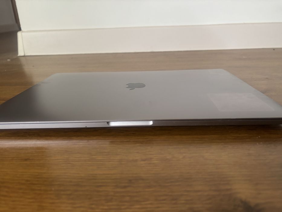 MacBook Pro 15’’ 2017 Touchbar 16/256 GB