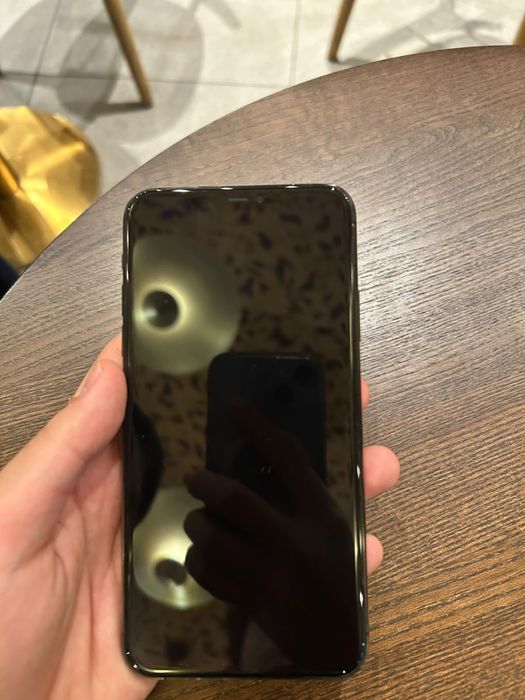 Продам Iphone 11 PRO MAX 256GB