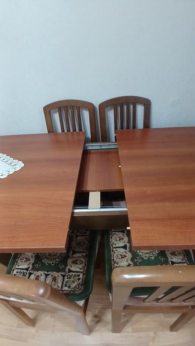 Стол раздвижной +стулья