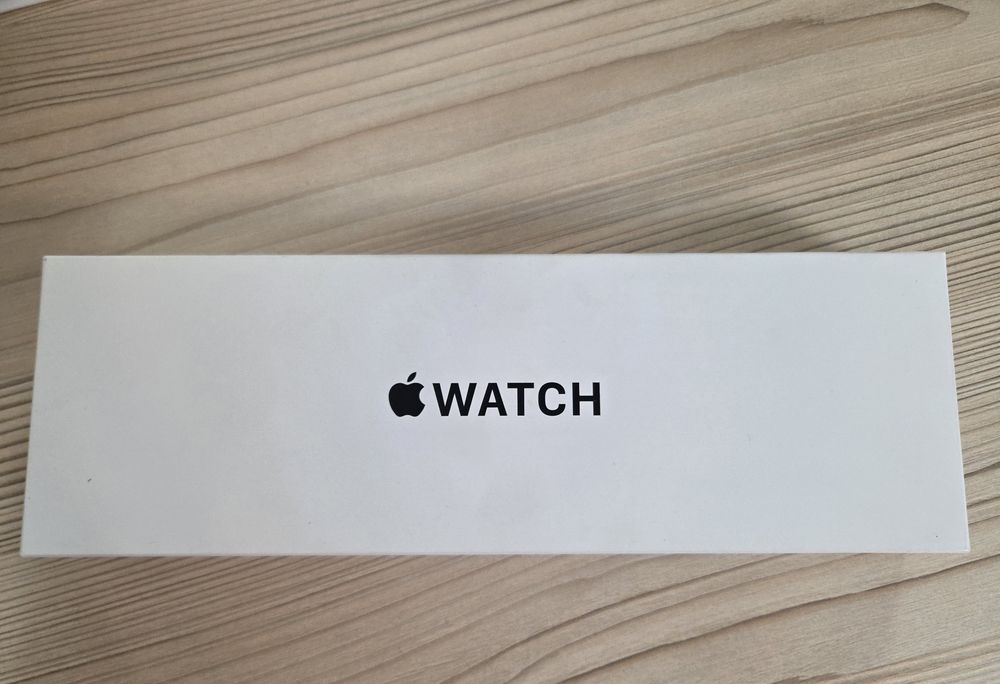 Продам смарт-часы Apple