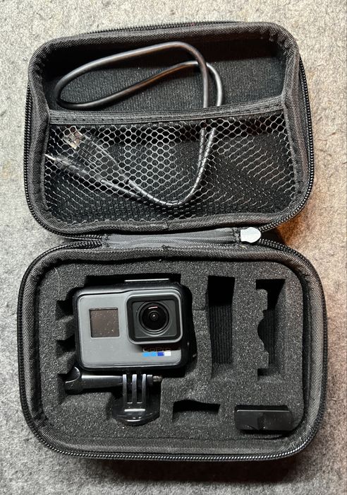GoPro Hero 6 cu Husa si doua baterii