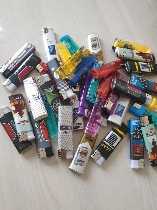 Продам зажигалки.