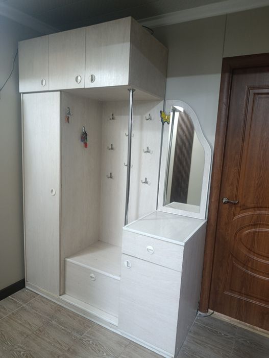 Продаётся прихожка