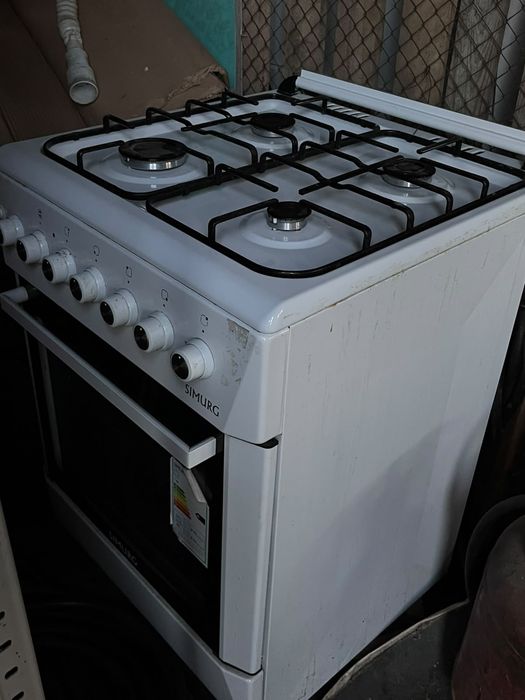 Продам газовую плиту