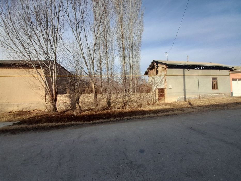 10 сотих участка сотилади.