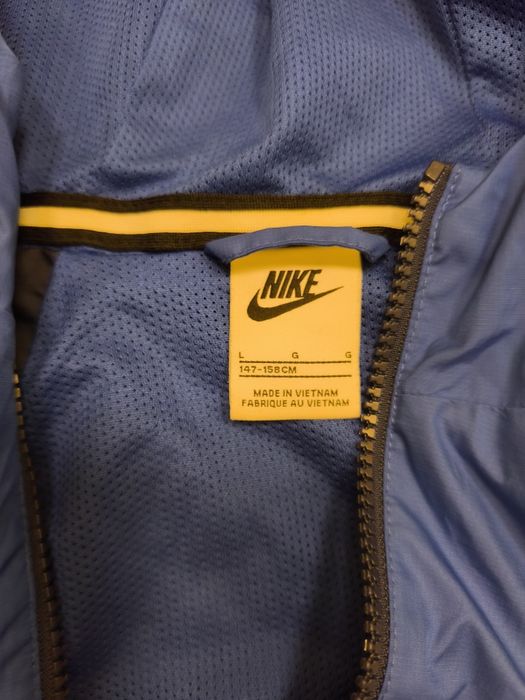 Яке ветровка на Nike
