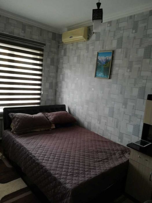 Спутник 17 3/4/4  Всего за 65.000! Дом 77 серии, квартира 70 м².