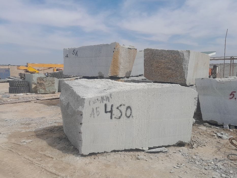 Granit bloklar Nurota suvliq