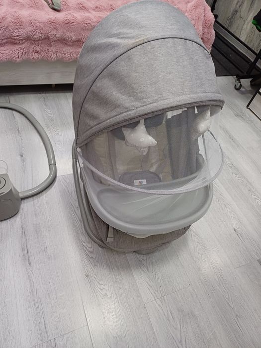 Продаётся фирменный электронная люлька шезлонг 3в1