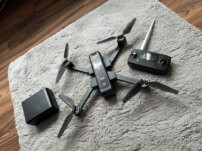 Drona MJX Bugs 4W versiune Camera 4K