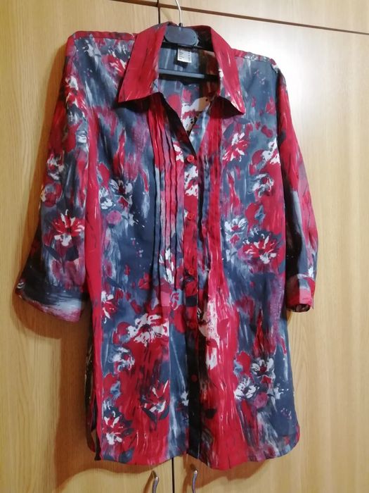 Vând bluze damă frumoase