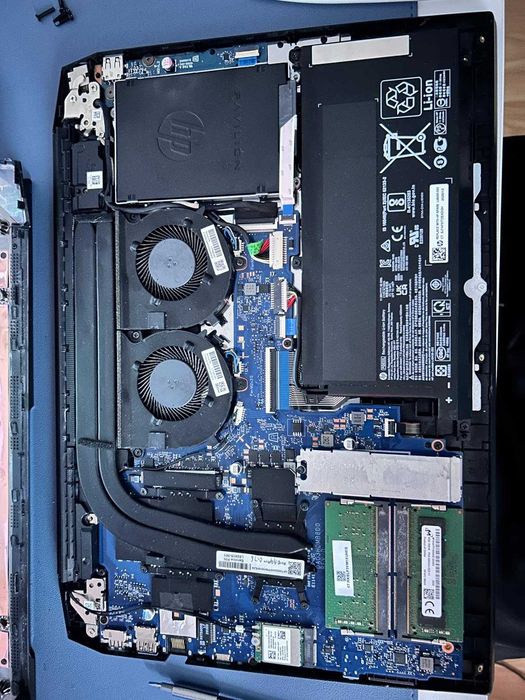 Componente Laptop Gaming HP Pavilion 15-ec1020nq