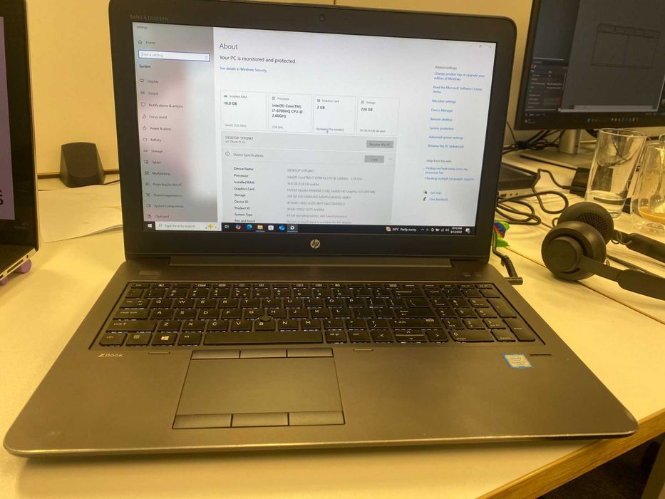 Преносим компютър HP ZBook 15 G3 - с лицензиран windows