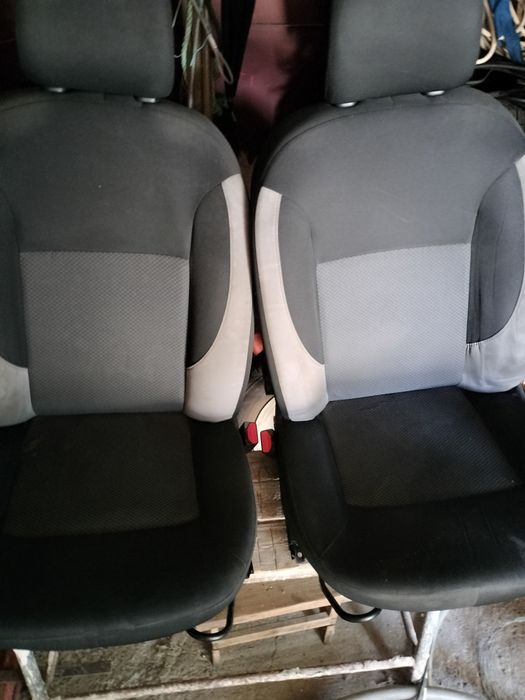 Scaune față Logan 2