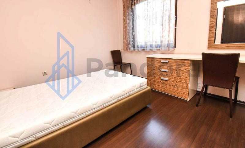 Дава се под наем Тристаен апартамент в София, Лозенец - 213 кв.м за 850 € - Снимка #6