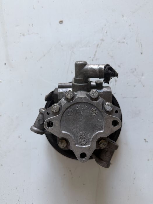 Насос ГУР Mercedes W211 E270 CDI