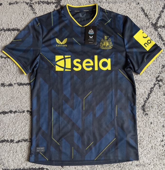 (26.12) Оригинални футболни горнища и тениски