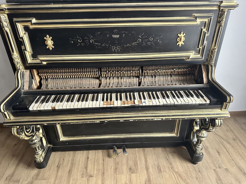 Пианино антикварное