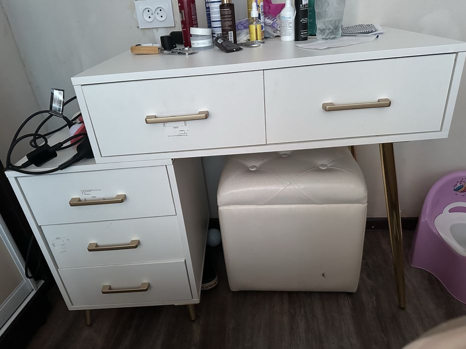 Туалетный столик