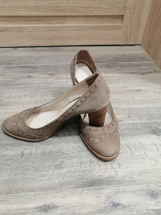 Естествен набук - на ток