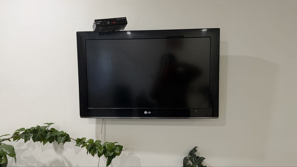 Продам телевизор LG