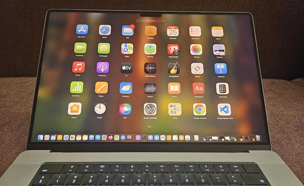 МНОГО ЗАПАЗЕН! MacBook Pro M2 16" 2023, 512 GB SSD, 16GB RAM + ПОДАРЪК