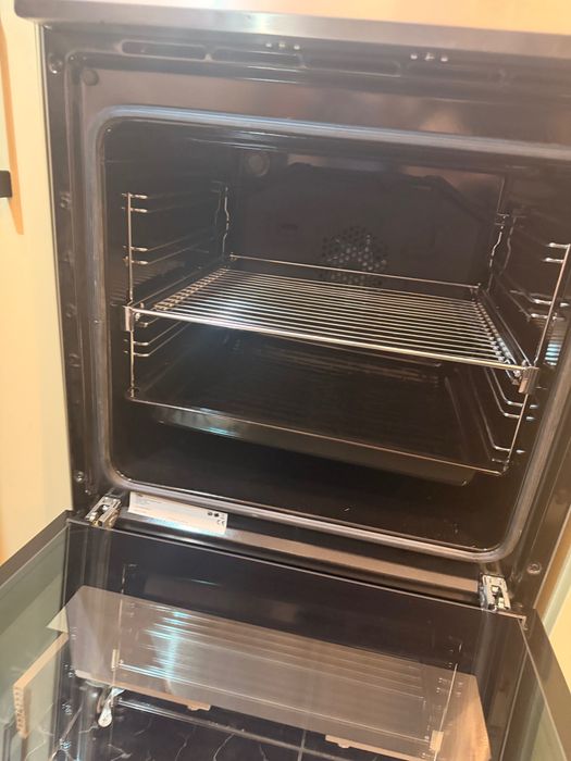 Aragaz Beko cuptor si plita electrice , Grill, 3 zone de gatit, Autocuratare catalitica, 3D Cooking, Boost er, SteamShine, Argintiu, Clasa A