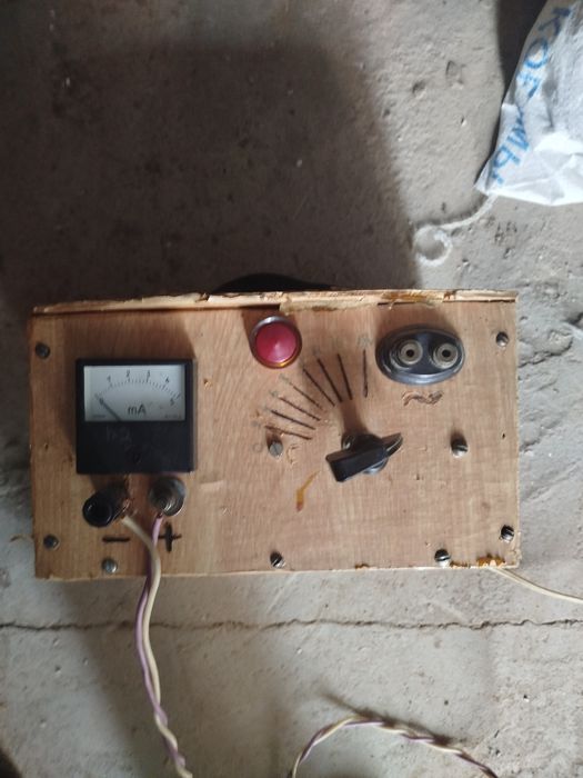 Продам зарядное устройство