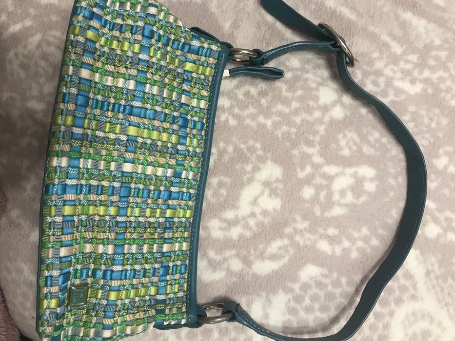 Разпродажба на дамски чанти чанти