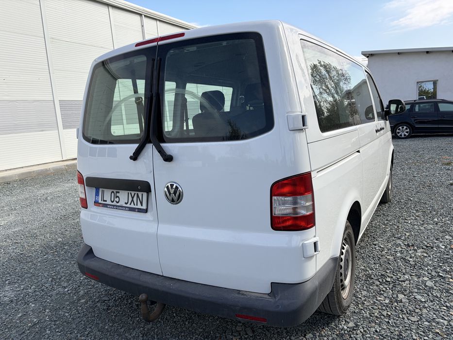 VW Transporter T5 (2011) 8+1 locuri - ideal Familie/Transport