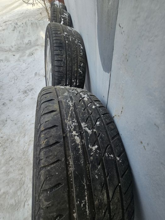 Продам летние шины с дисками