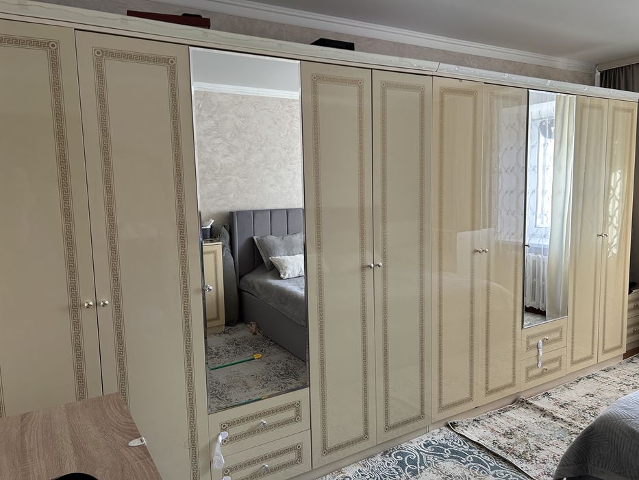 Продам 2 одинаковых шкафа