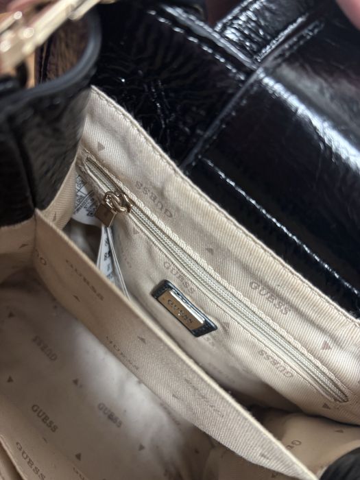 Дамска чанта Guess